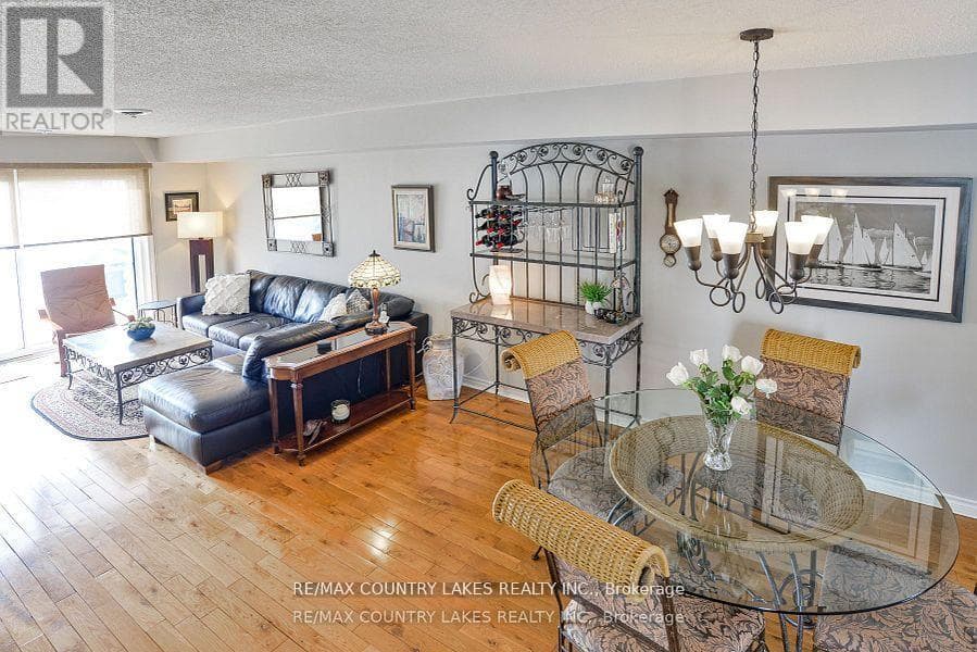 15 - 24 LAGUNA PARKWAY, Toronto — photo 2