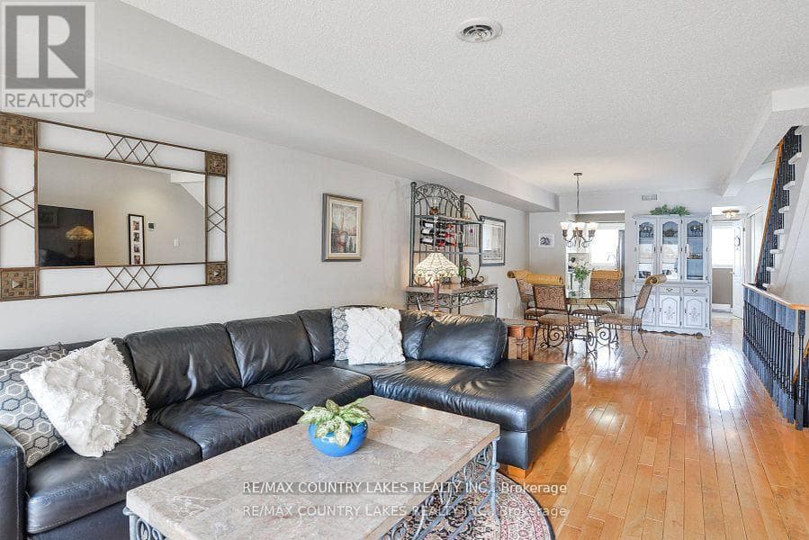 15 - 24 LAGUNA PARKWAY, Toronto — photo 3