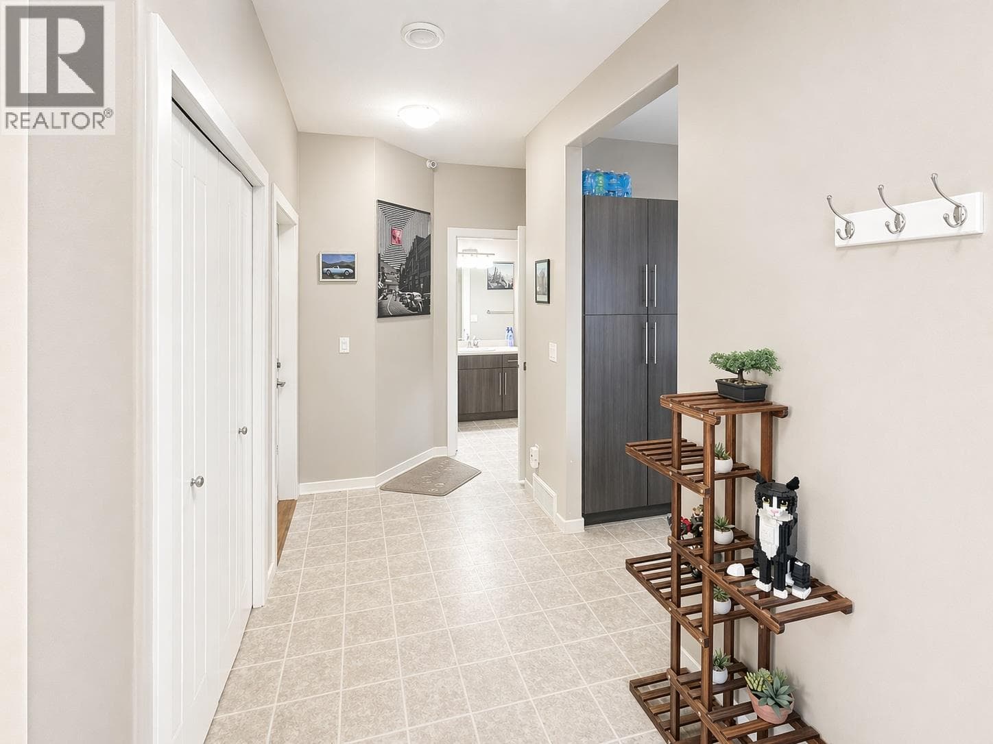 486 SIMILKAMEEN Avenue, Interior REALTORS® — photo 3