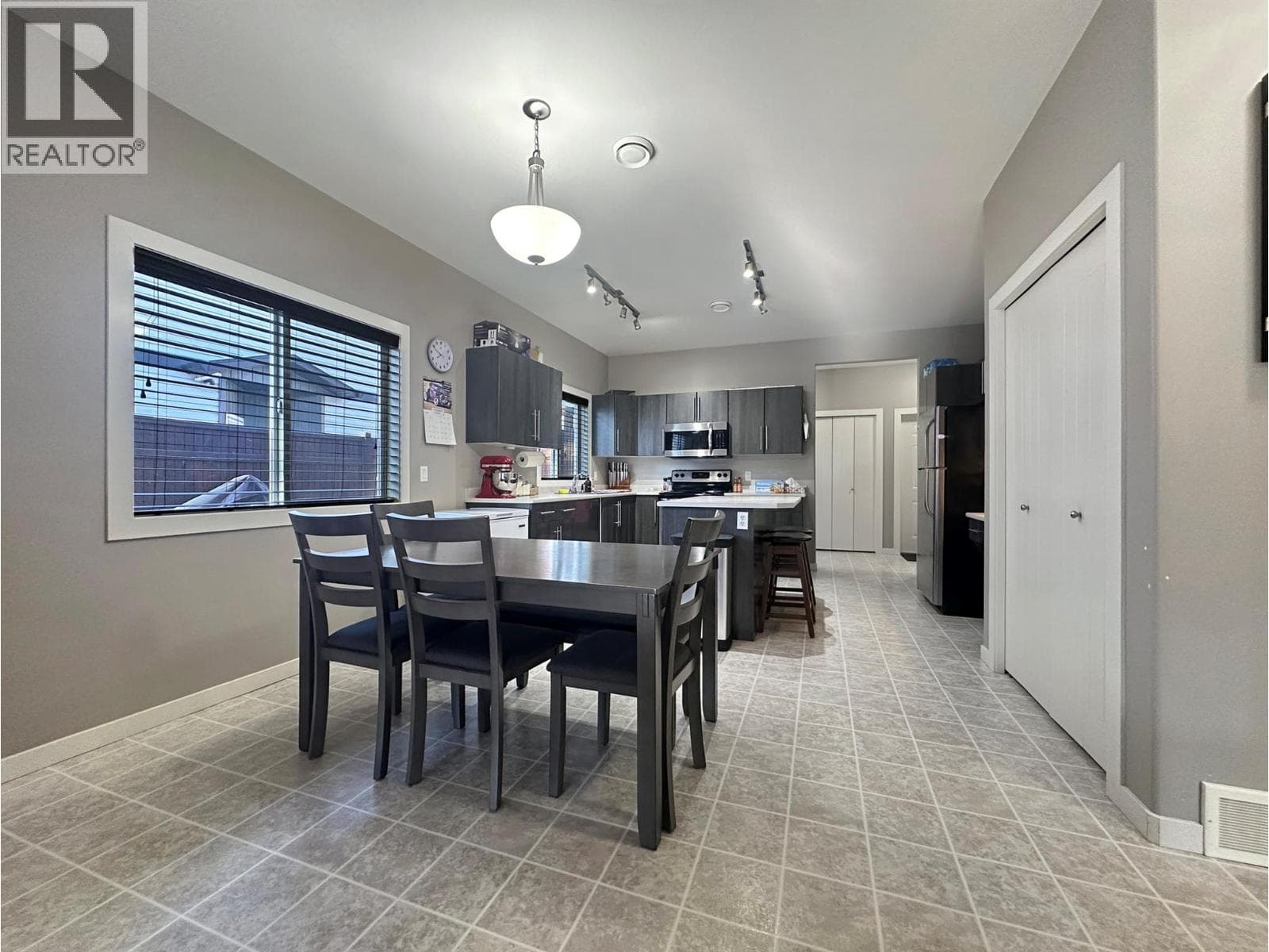 486 SIMILKAMEEN Avenue, Interior REALTORS® — photo 4