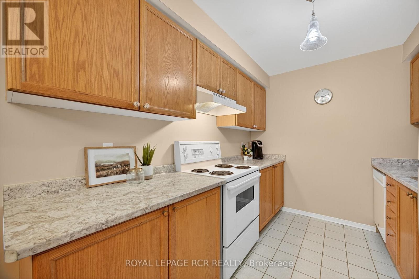 310 - 250 ROBERT STREET, Toronto — photo 4