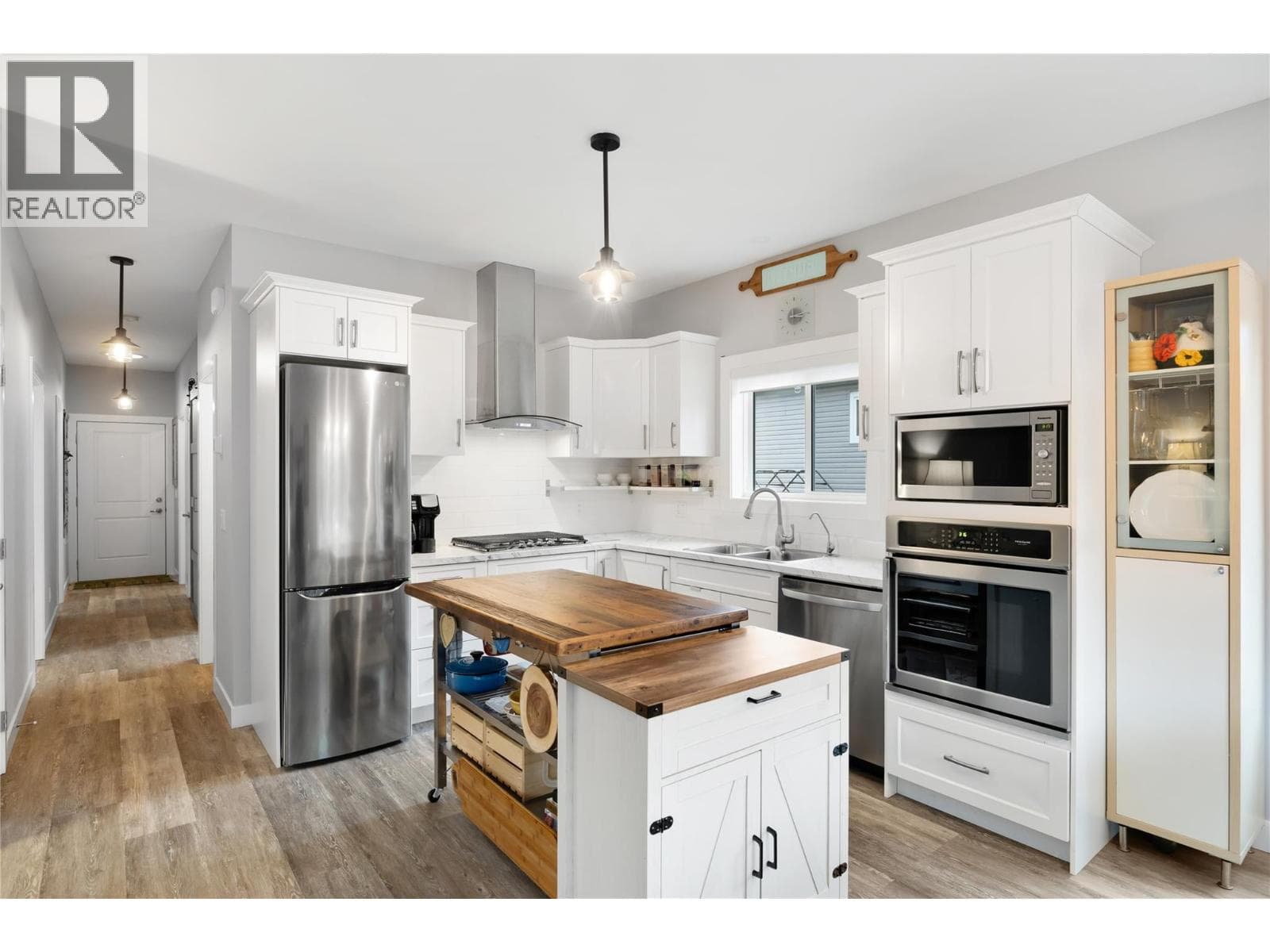 4505 McLean Creek Road Unit# G8, Interior REALTORS® — photo 3
