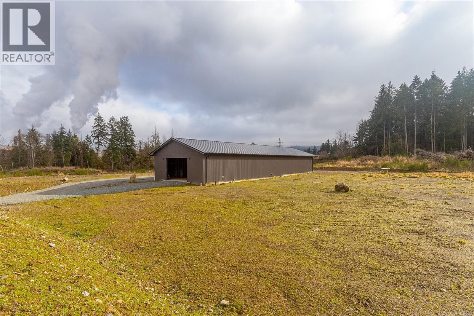 8480 Crofton Rd, Victoria — photo 5