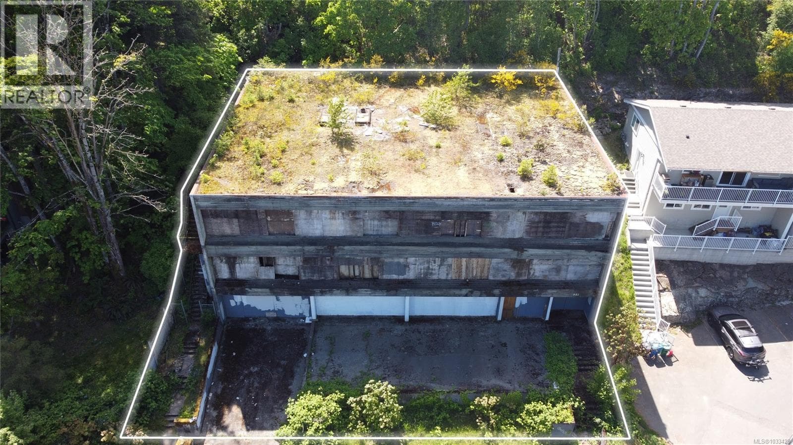 951 HALIBURTON STREET, Vancouver Island — photo 3