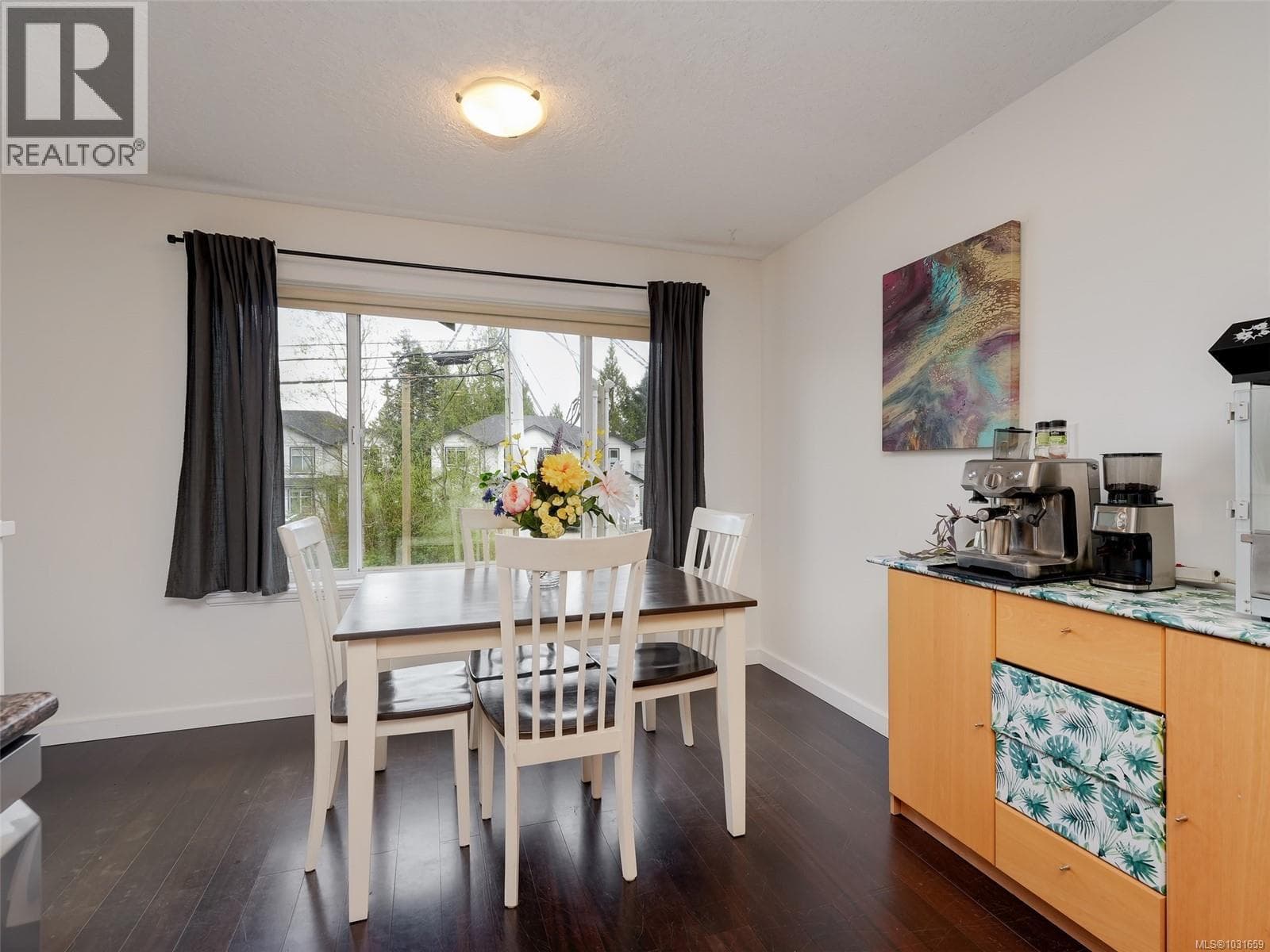 6894 Beaton Rd, Victoria — photo 4