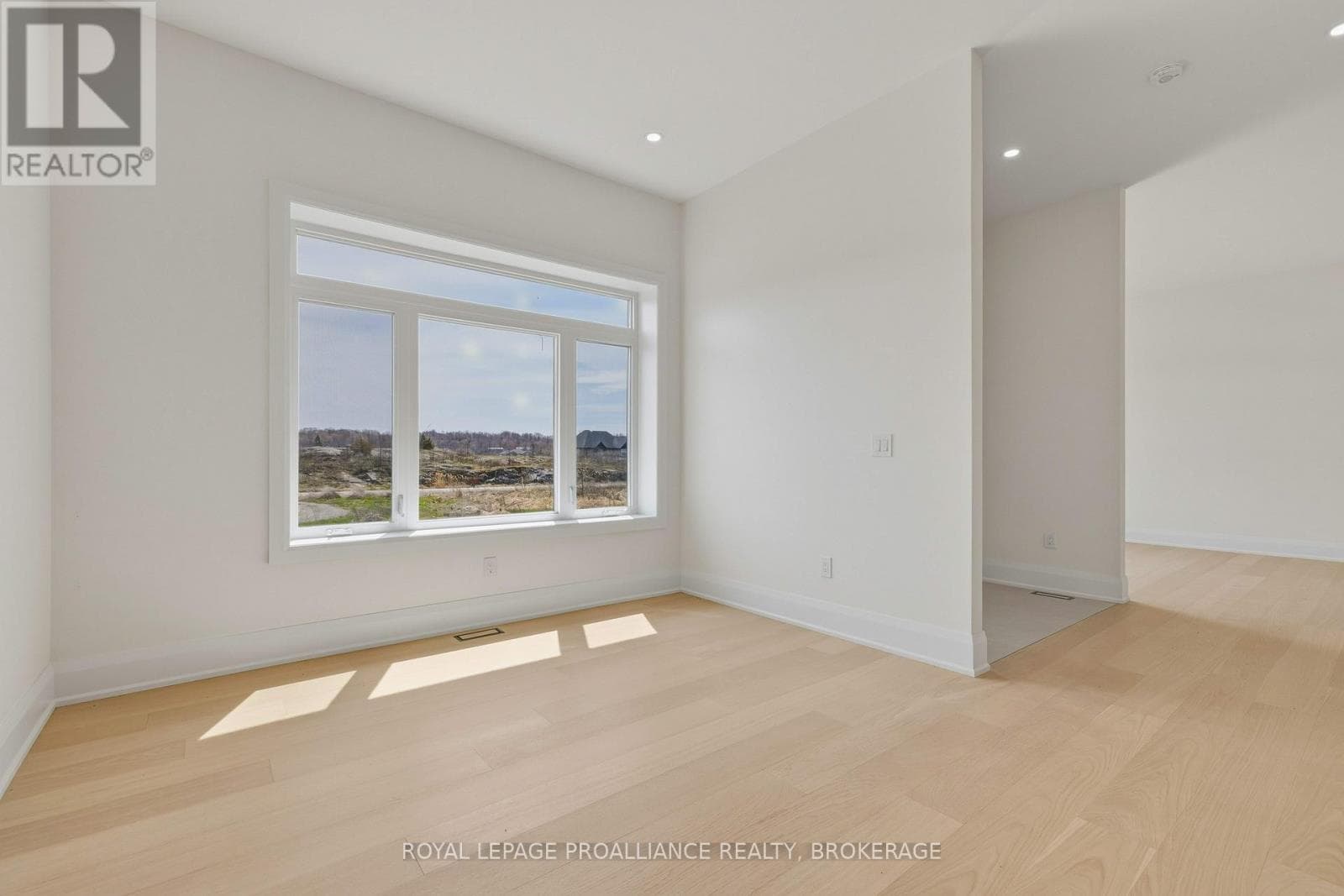 130 HINEMAN STREET, Kingston — photo 2