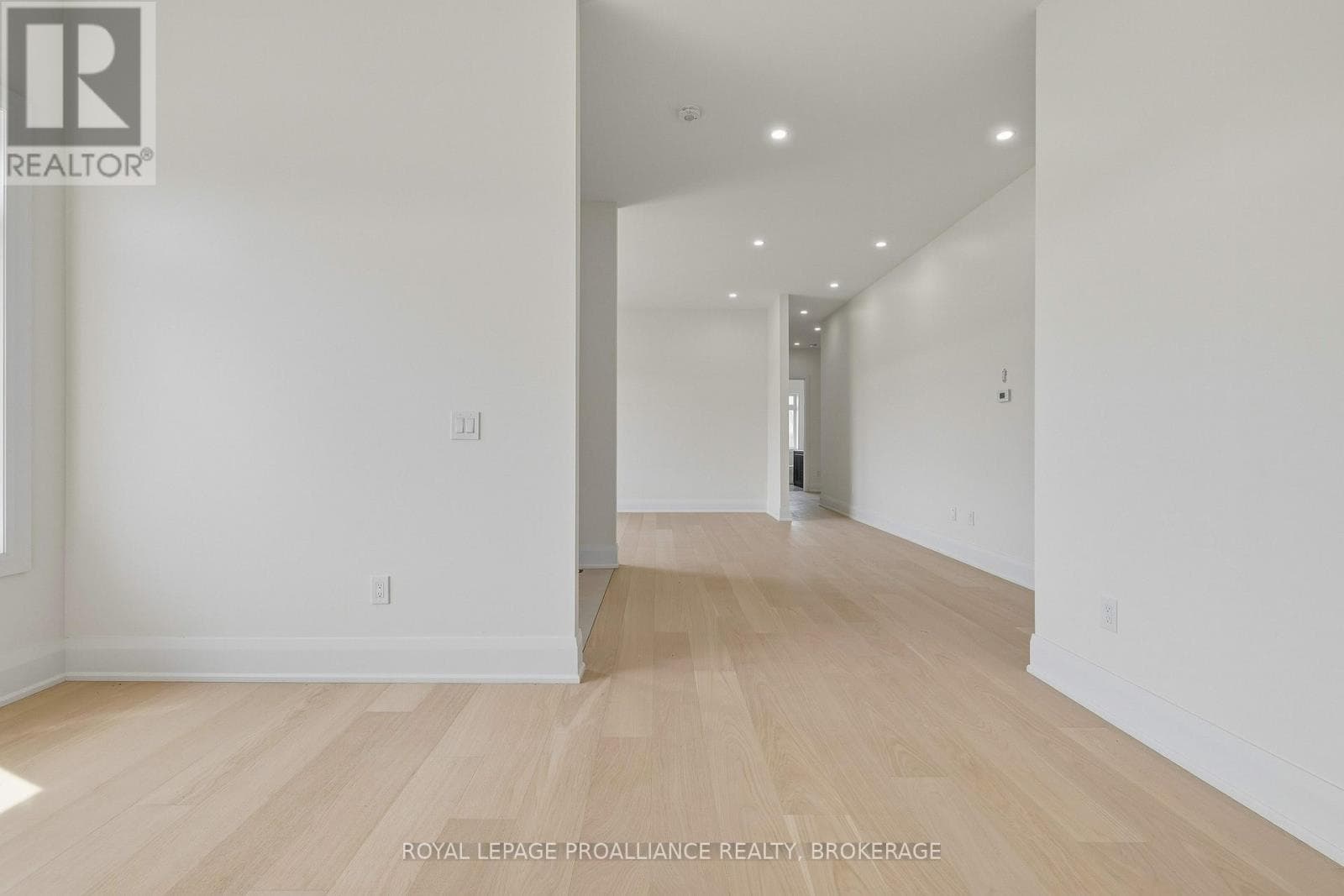 130 HINEMAN STREET, Kingston — photo 3
