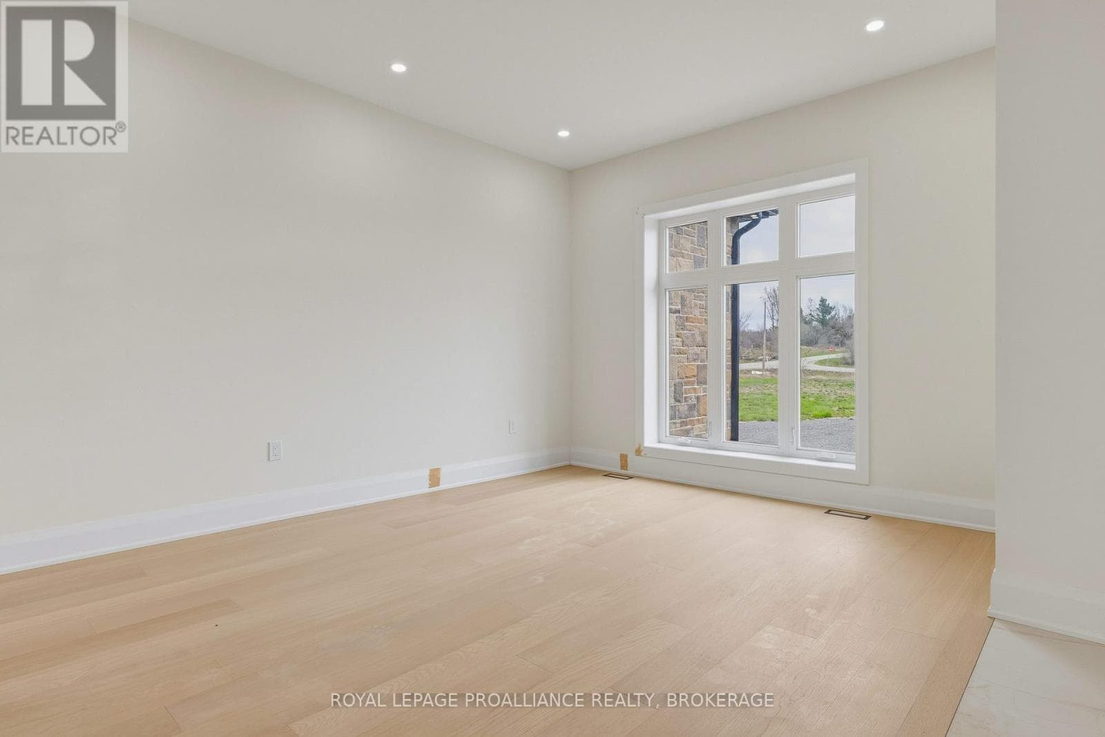 138 HINEMAN STREET, Kingston — photo 2
