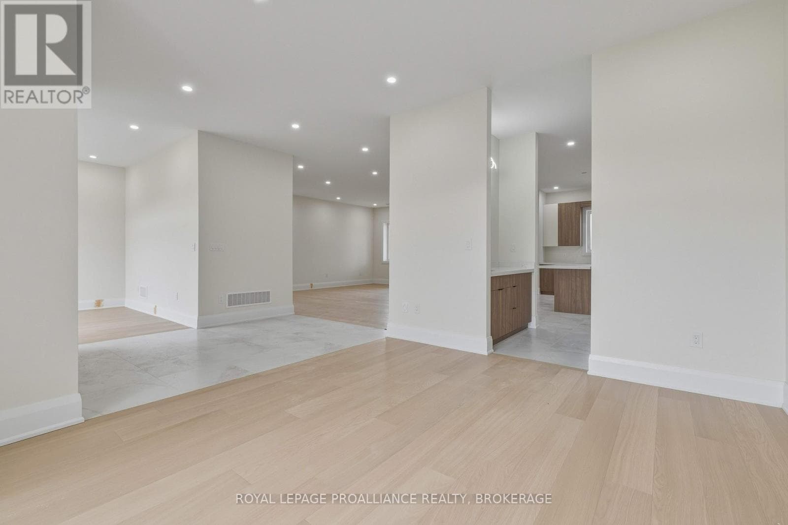 138 HINEMAN STREET, Kingston — photo 3