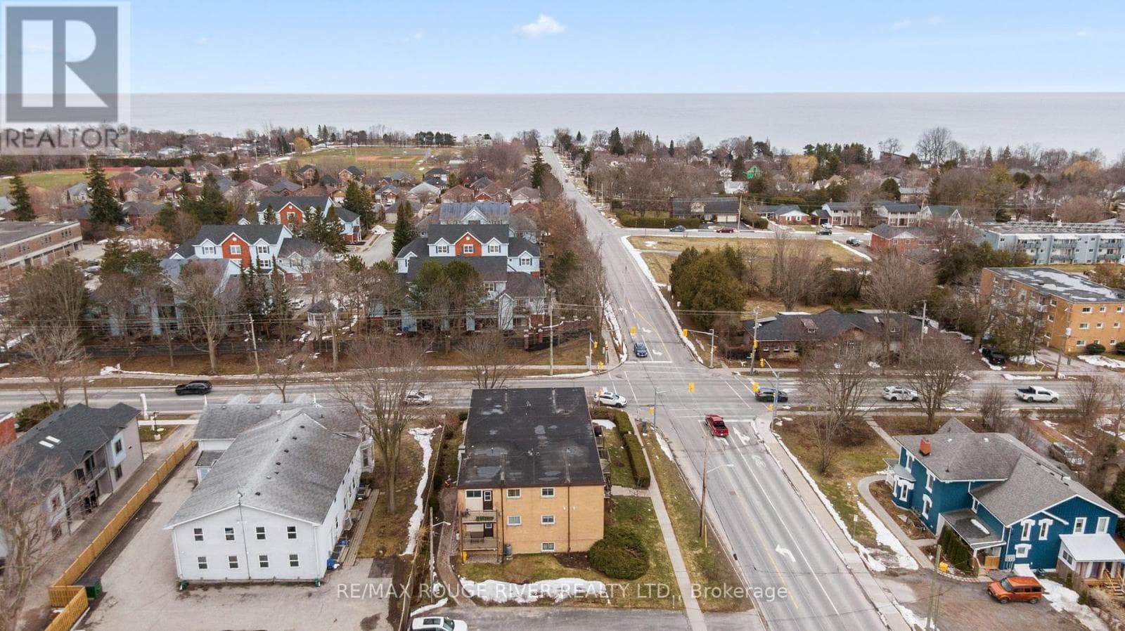 11 - 242 D'ARCY STREET S, Central Lakes — photo 4