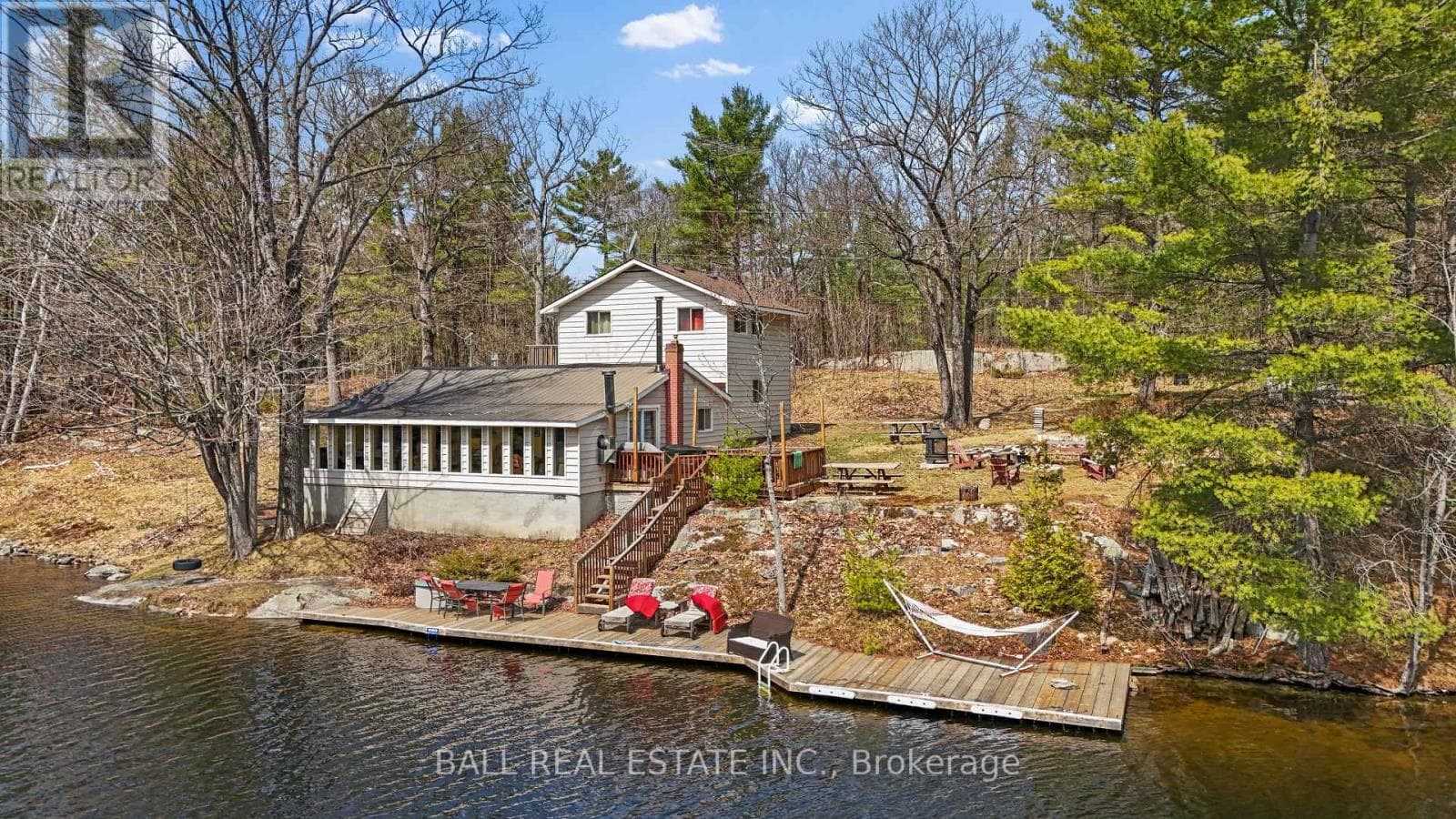 1089 CEDAR CREST LANE in 
