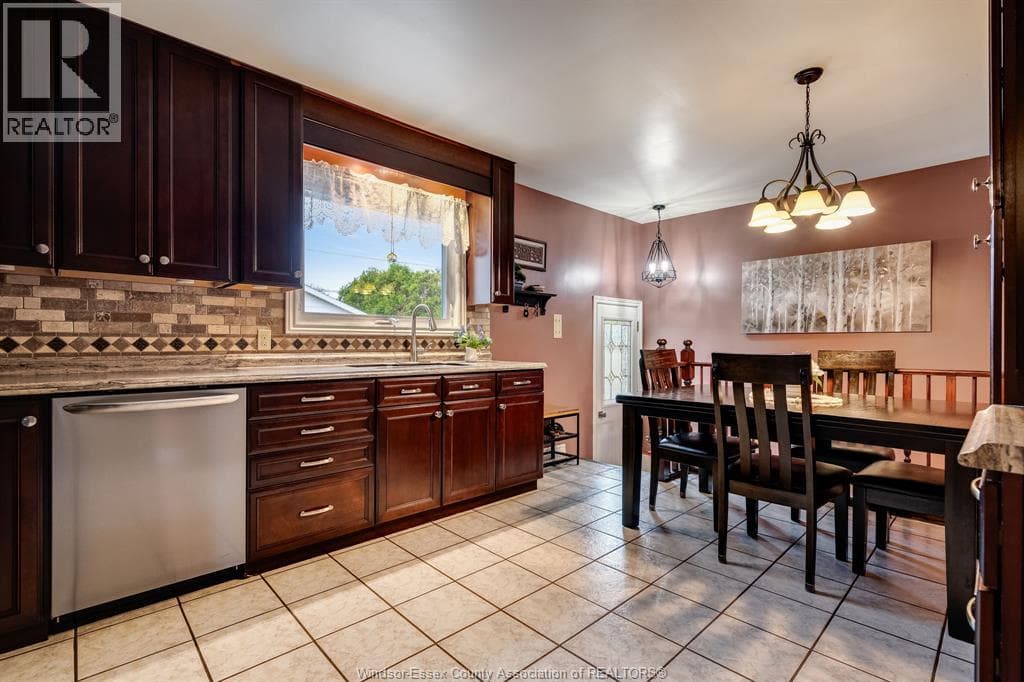1654 Fairlea CRESCENT, Windsor — photo 5