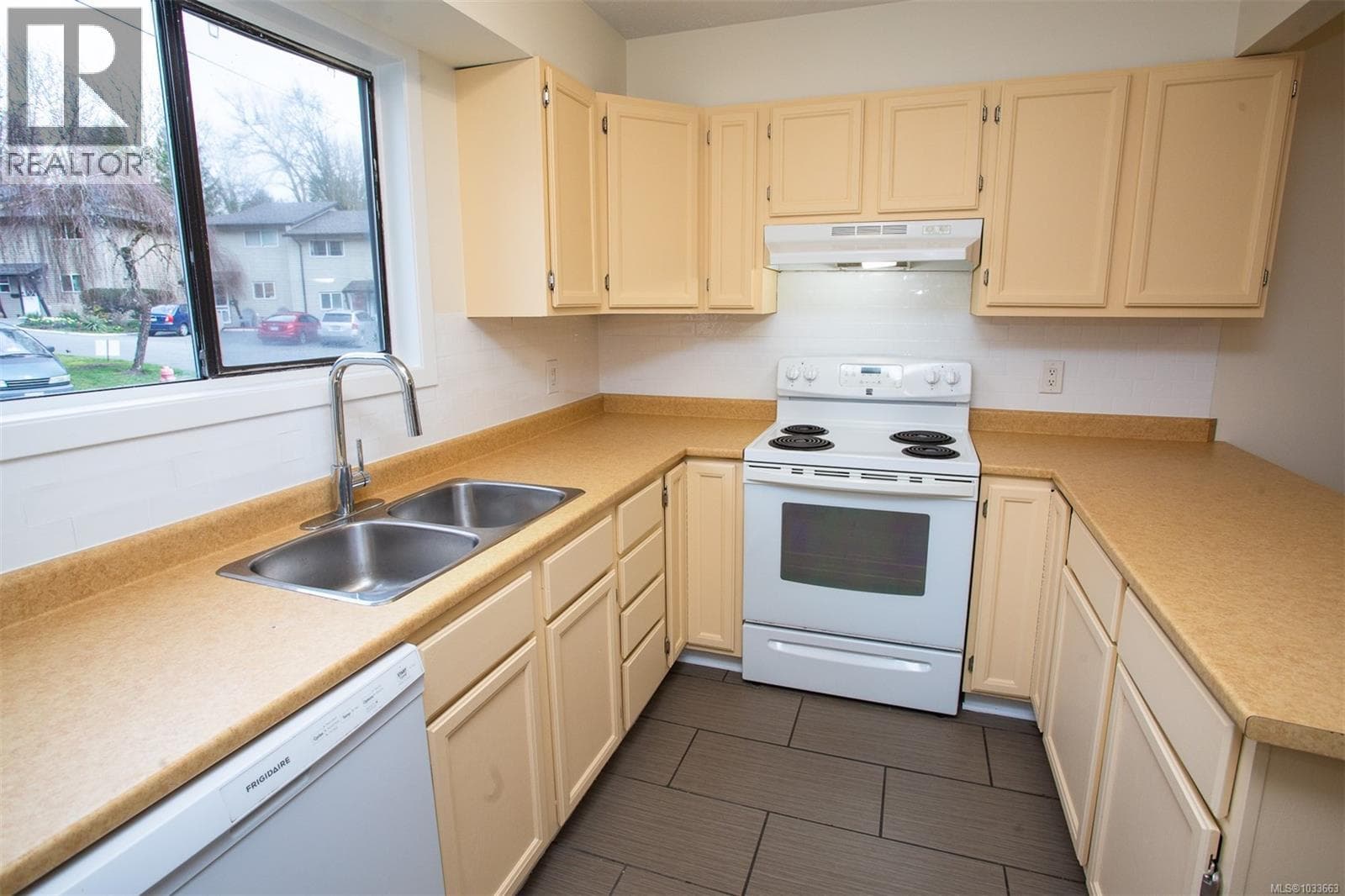 32 3025 Cowichan Lake Rd, Vancouver Island — photo 4