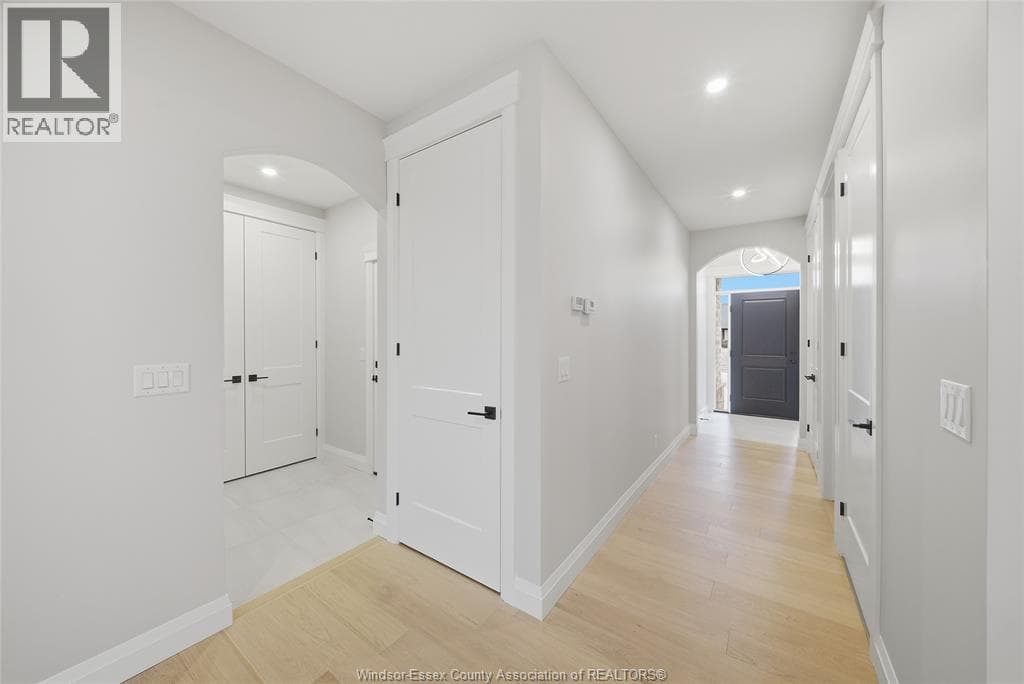 447 CASERTA CRESCENT, Windsor — photo 5