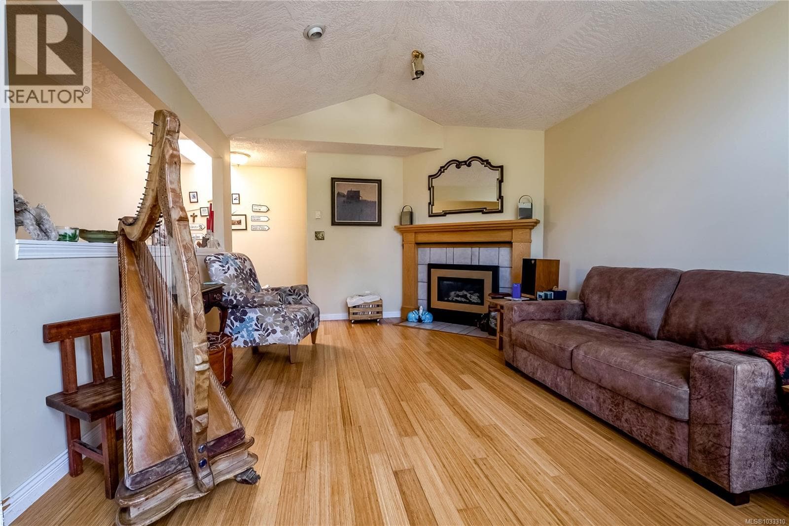 6767 Foreman Heights Dr, Victoria — photo 3