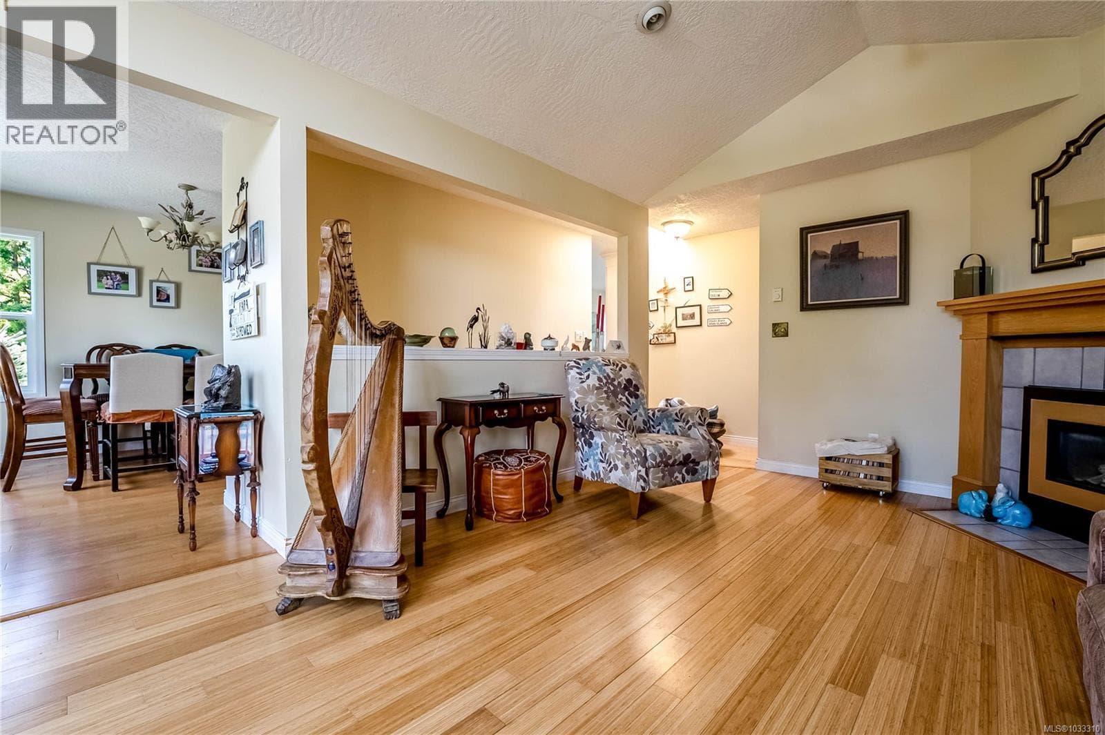 6767 Foreman Heights Dr, Victoria — photo 4