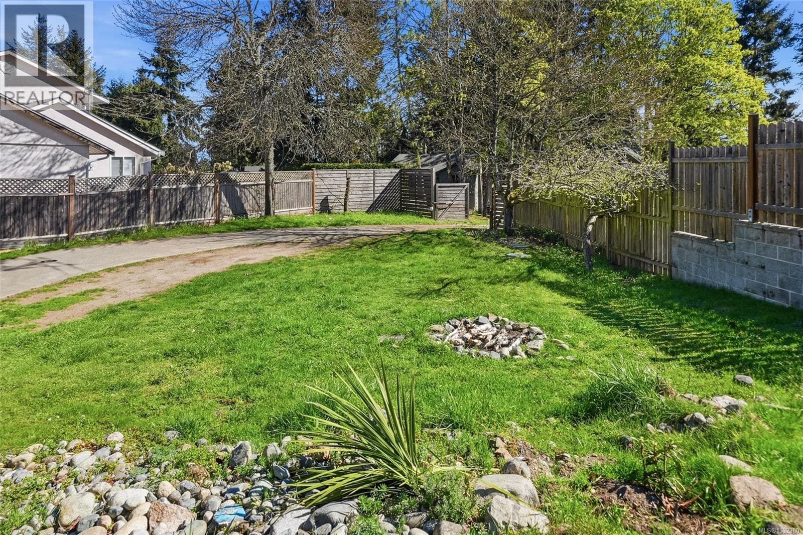 1559 The Bell, Vancouver Island — photo 3
