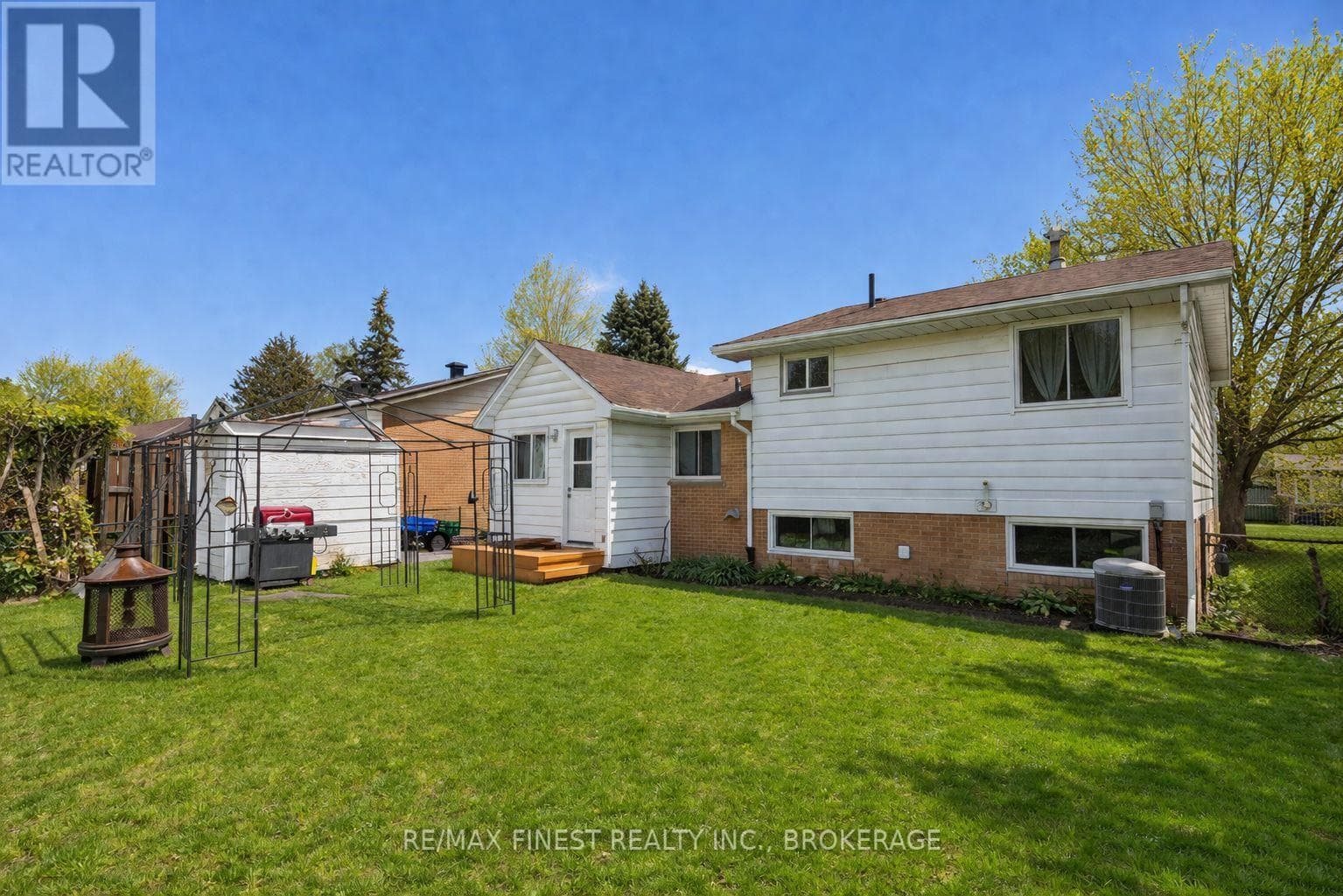 676 LAURIER BOULEVARD, Kingston — photo 3