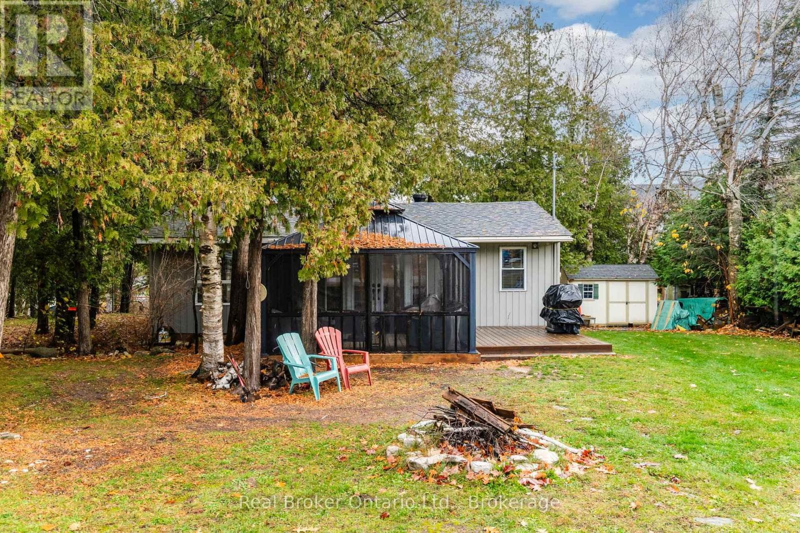 33 GLOUCESTER GROVE in 