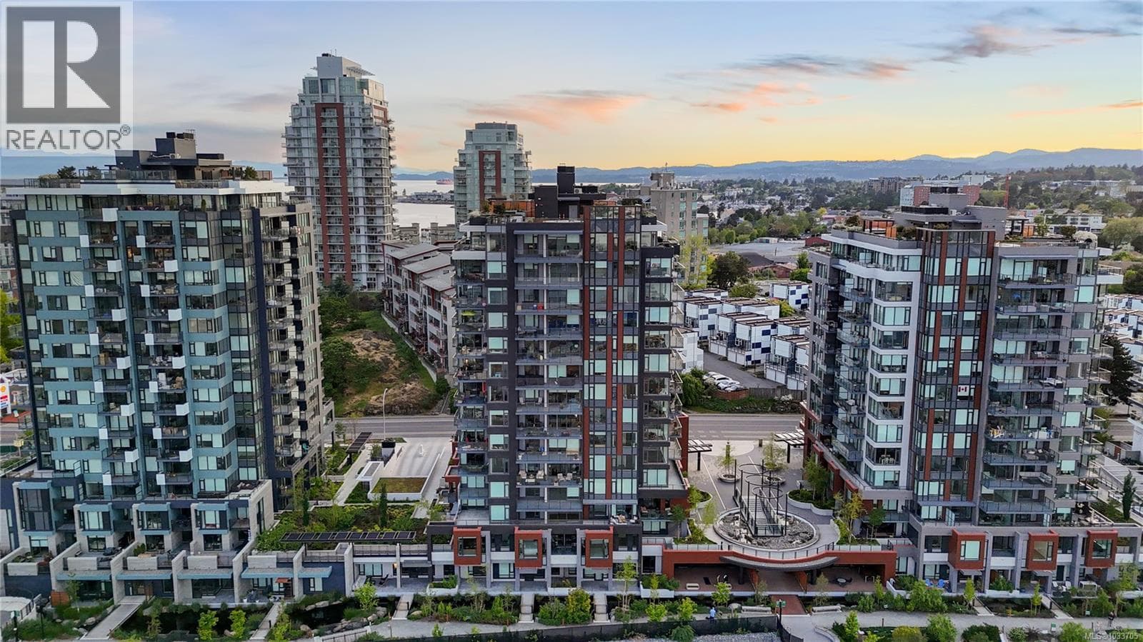 408 363 TYEE ROAD, Victoria — photo 2