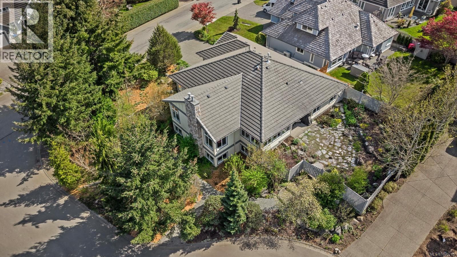 3363 MAJESTIC DRIVE, Vancouver Island — photo 3