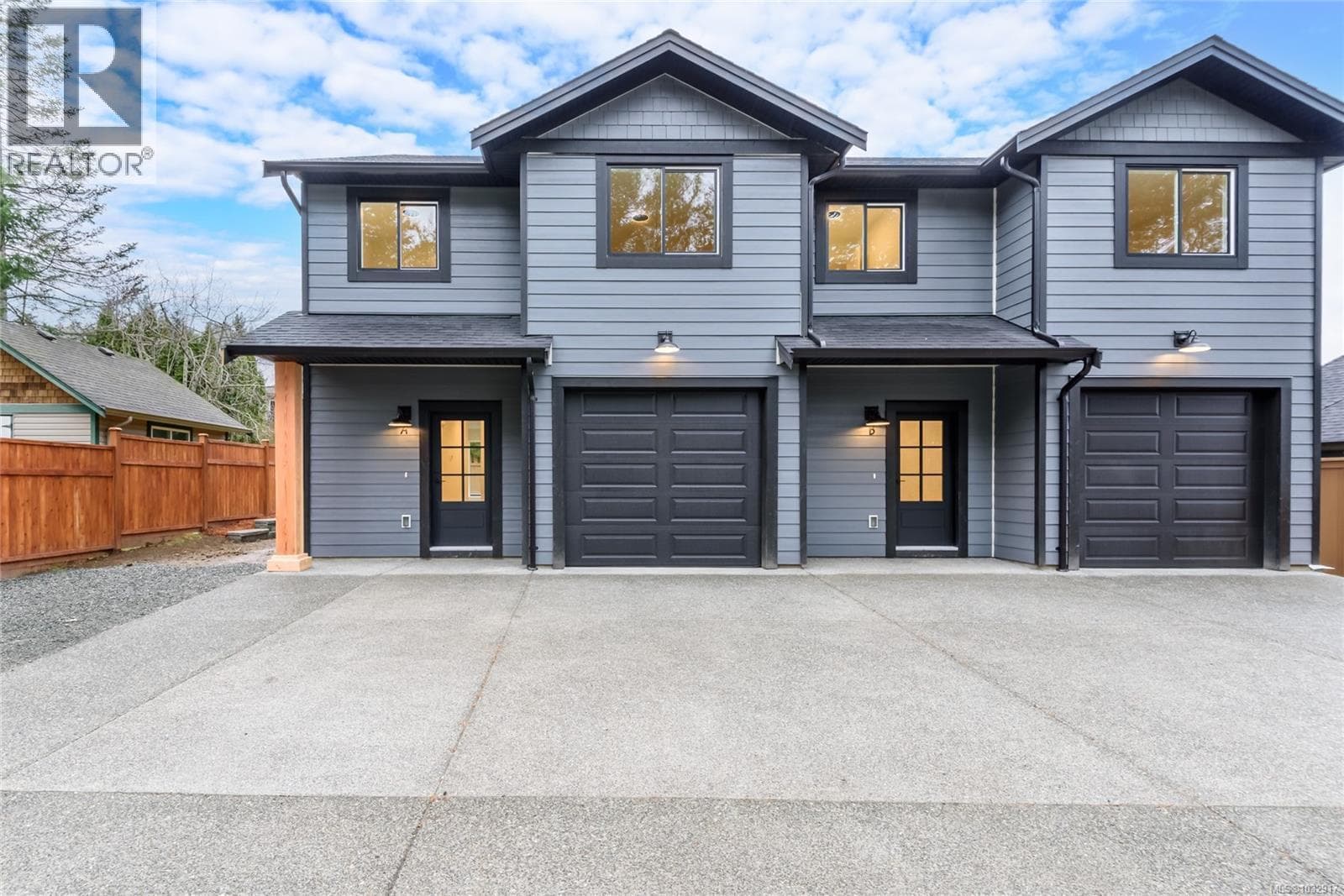 A 1044 Lazo Rd, Vancouver Island — photo 3