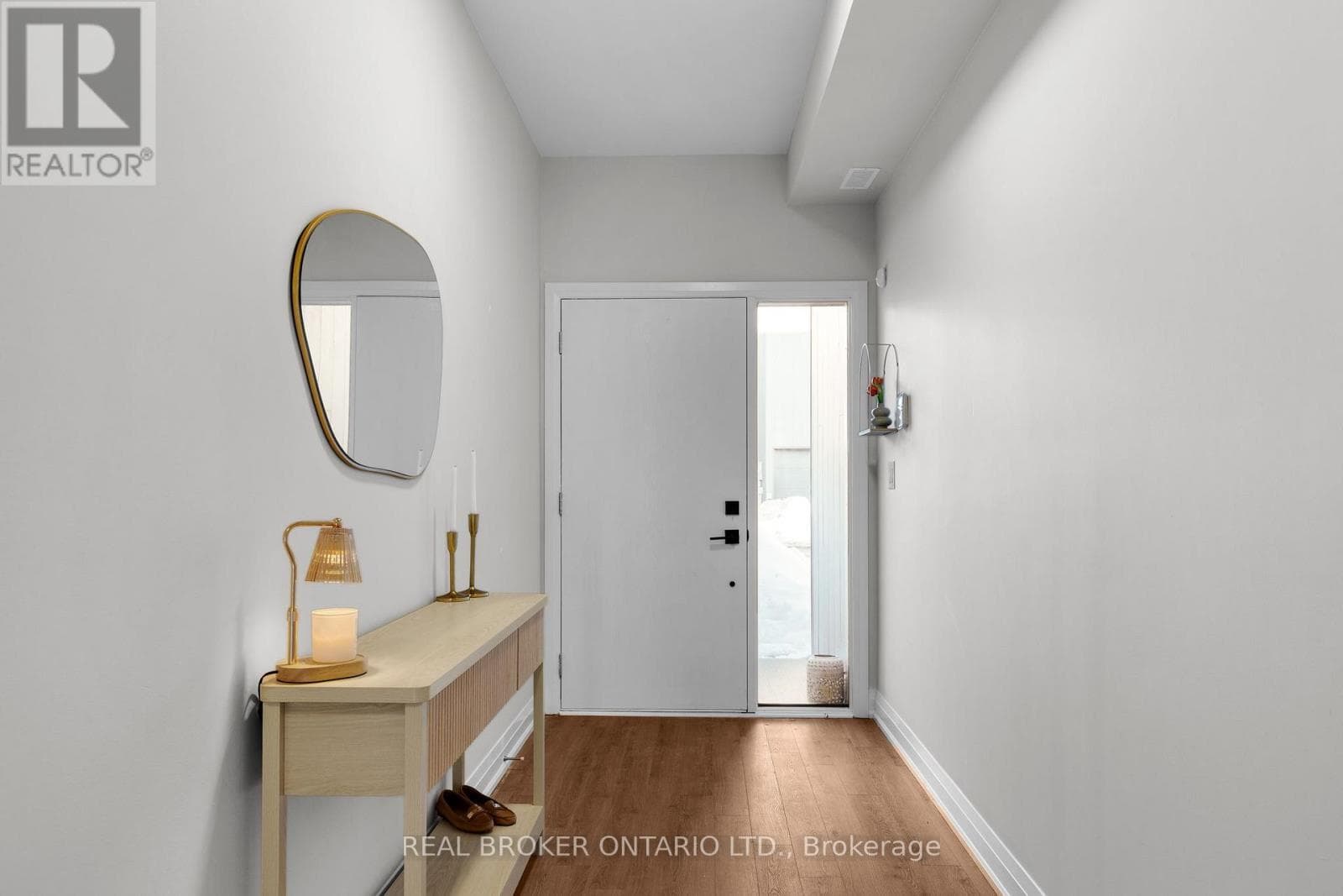 96 SUNSHINE LANE, Toronto — photo 2