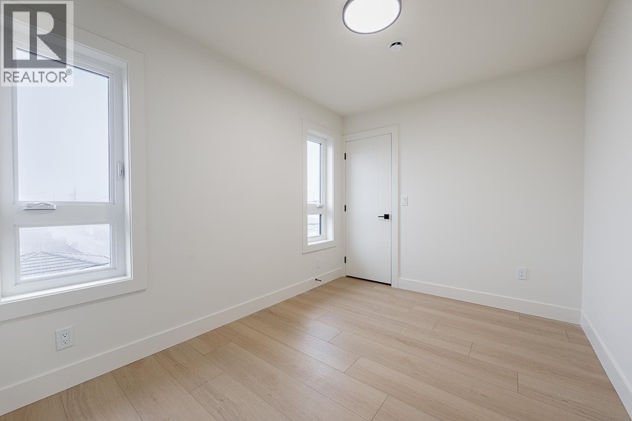 4 6554 CHARLES STREET, Greater Vancouver — photo 5