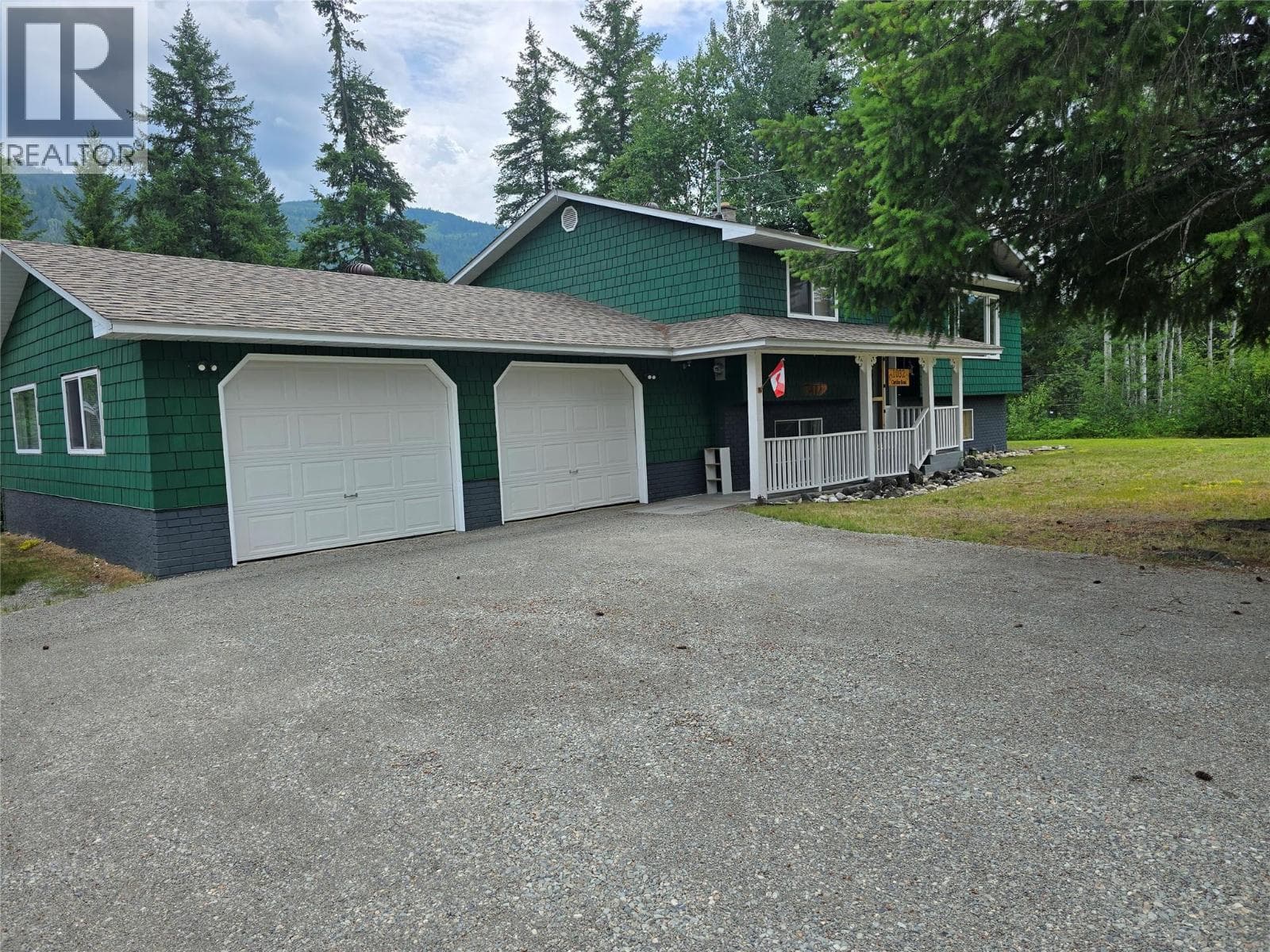 1032 CAROLINE ROAD in
