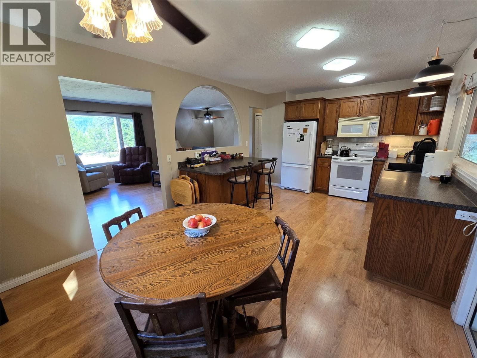 1032 CAROLINE ROAD, Interior REALTORS® — photo 4