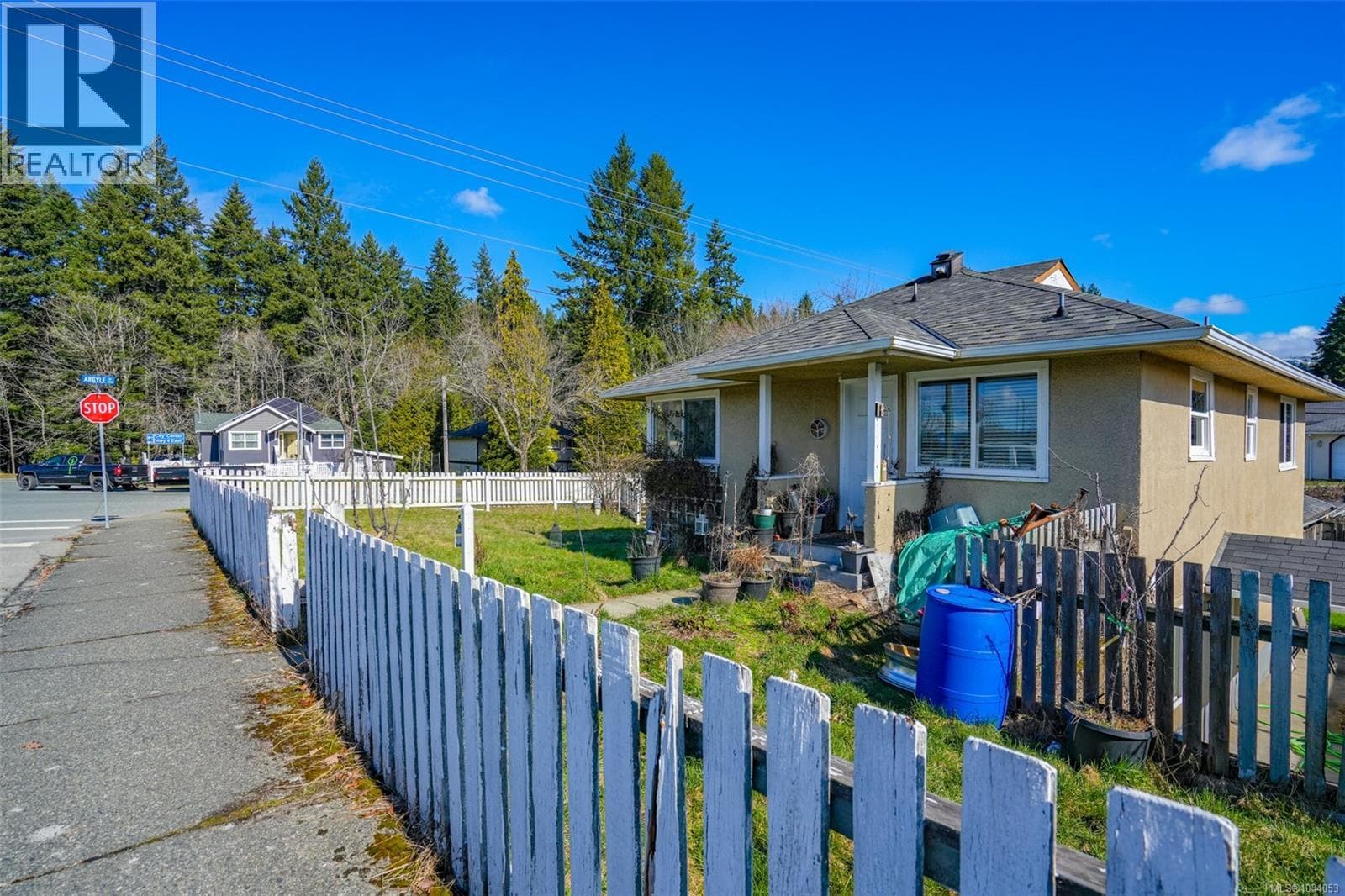 3948 ARGYLE STREET, Vancouver Island — photo 5