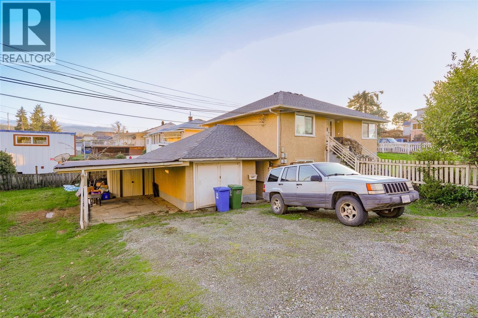 3948 ARGYLE STREET, Vancouver Island — photo 2
