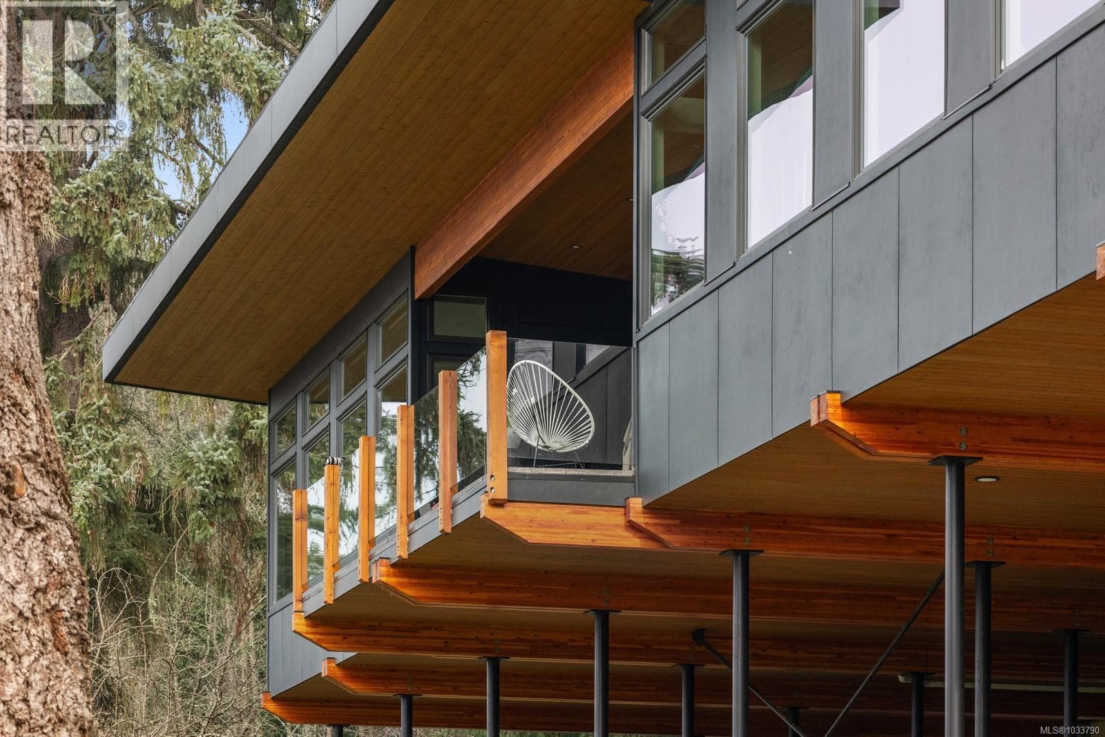 4721 ISLAND HIGHWAY NORTH, Vancouver Island — photo 5