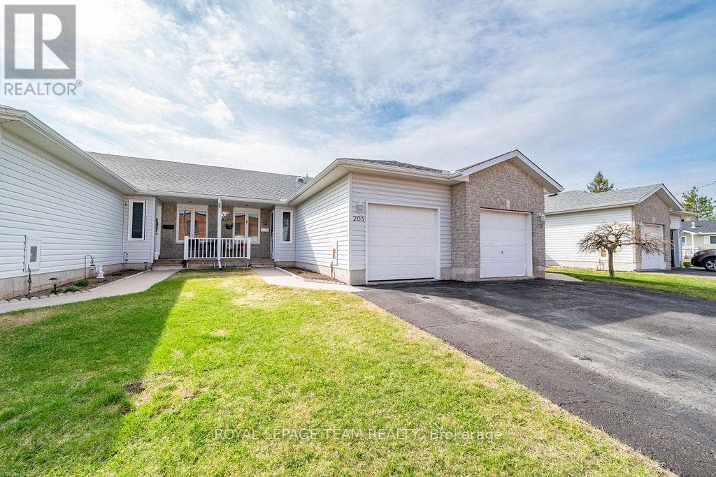 205 RENFREW AVENUE W, Renfrew County — photo 2