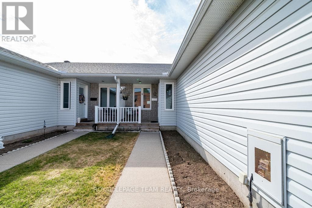 205 RENFREW AVENUE W, Renfrew County — photo 3