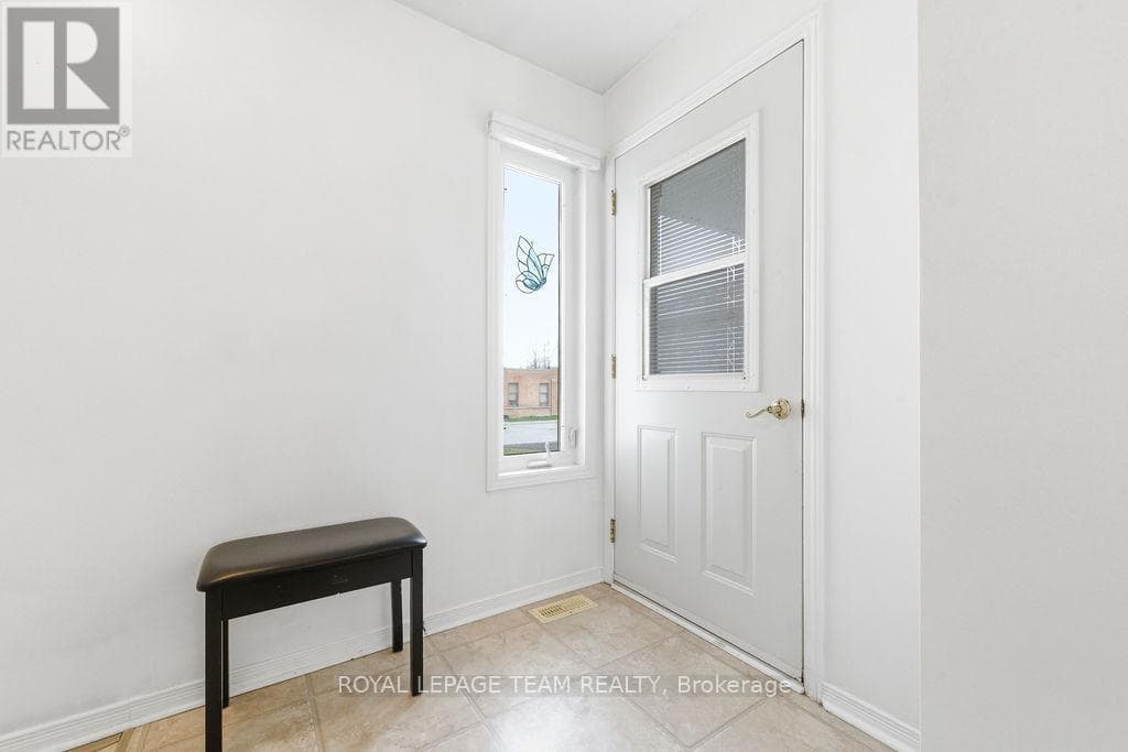 205 RENFREW AVENUE W, Renfrew County — photo 5