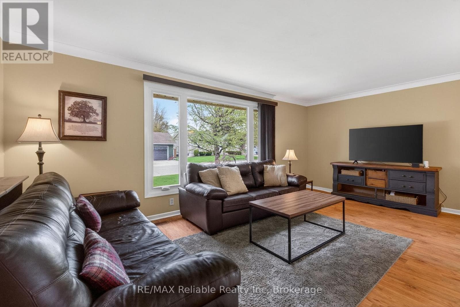 131 CAYLEY STREET, OnePoint — photo 4
