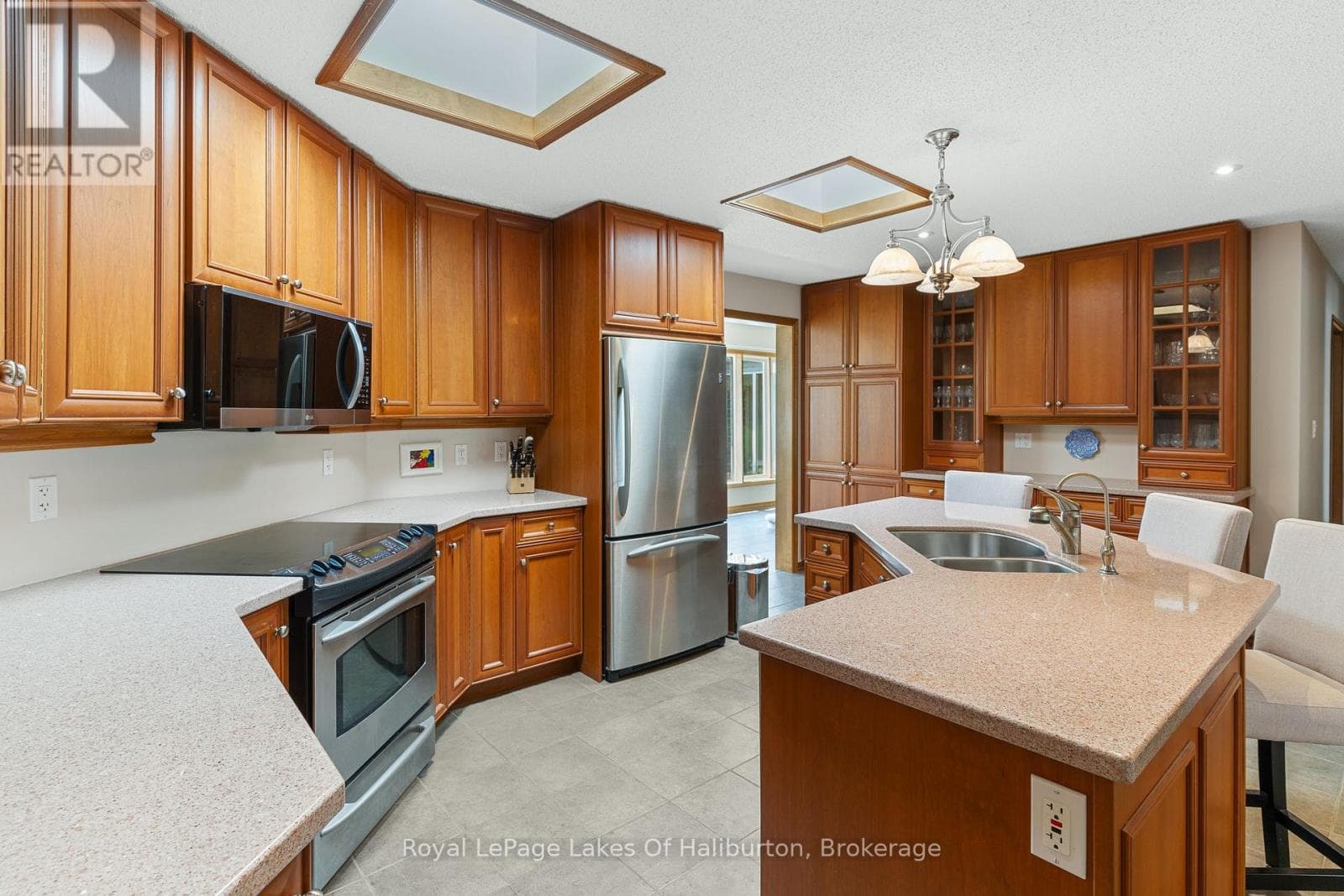 1089 PIONEER ROAD, OnePoint — photo 3