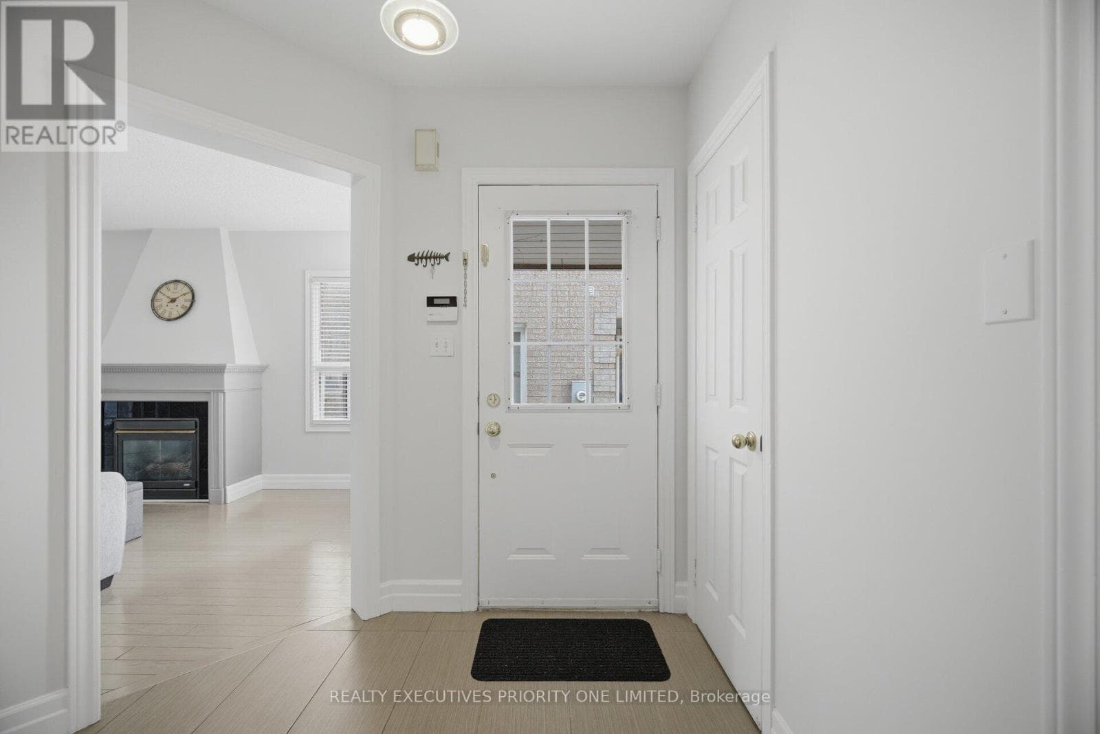 24 ARCHBURY CIRCLE, Toronto — photo 3