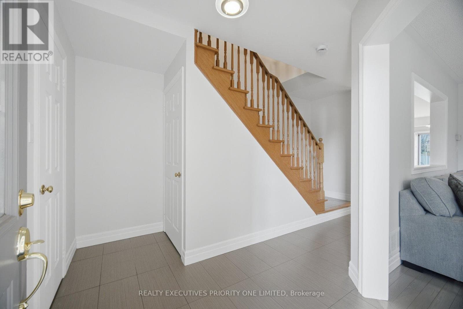 24 ARCHBURY CIRCLE, Toronto — photo 4