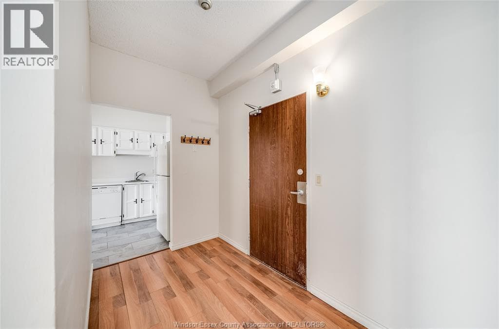 3950 WYANDOTTE STREET Unit# 105, Windsor — photo 4