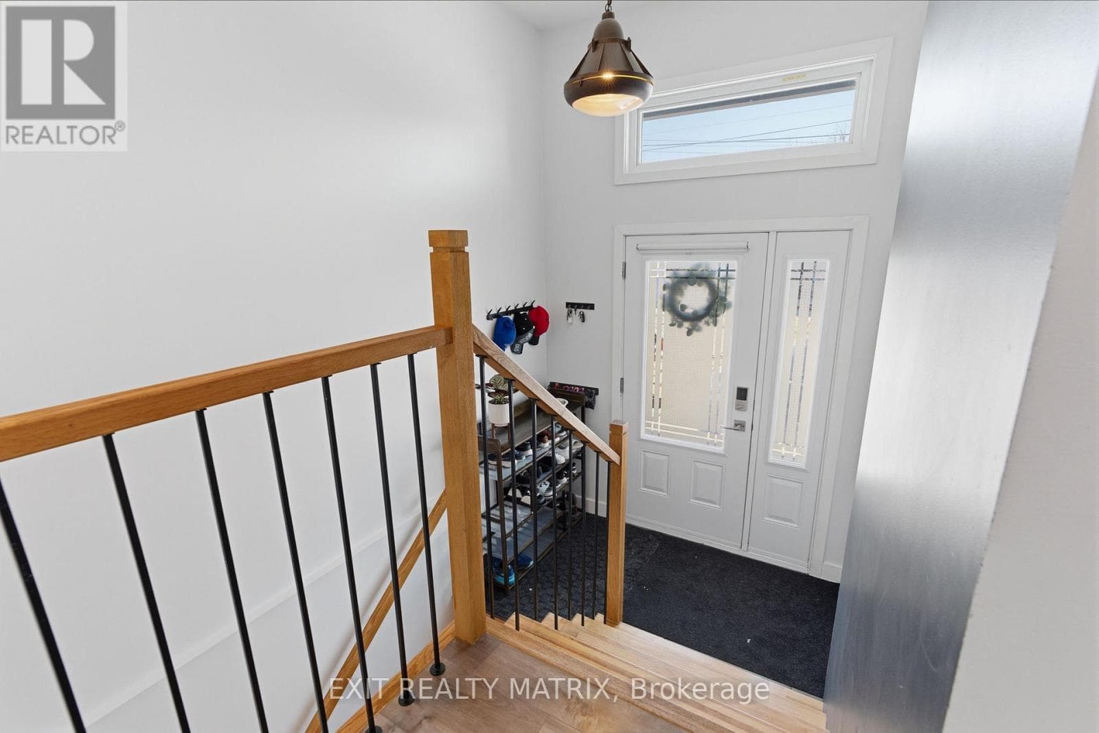 184 LAVERGNE STREET, Ottawa — photo 2