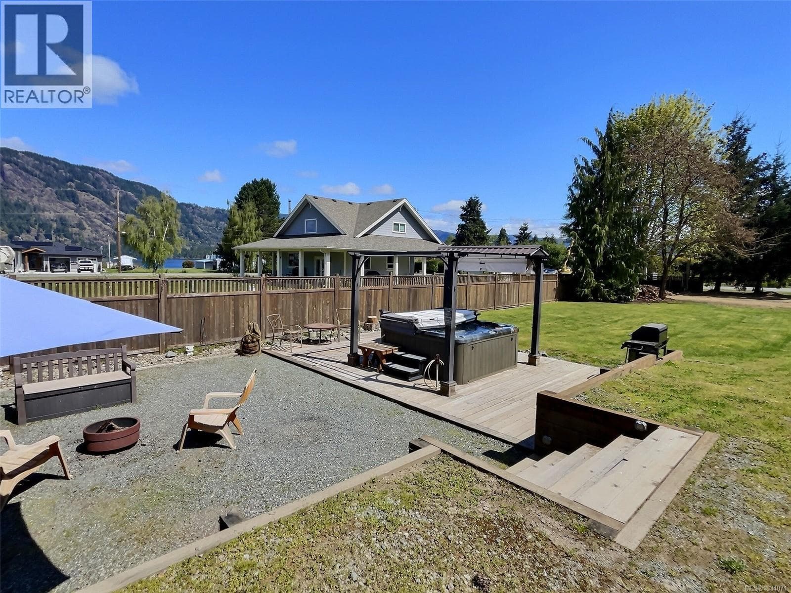 6855 Charles Pl, Vancouver Island — photo 3