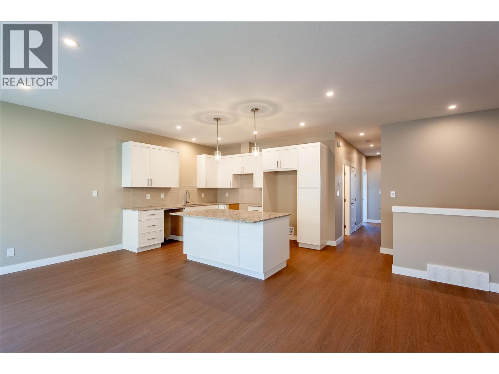 433 Poplar Drive, Interior REALTORS® — photo 4
