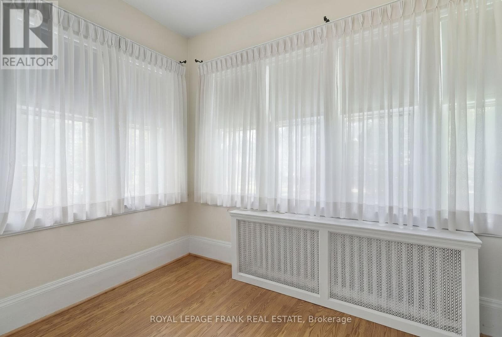 76 BOND STREET W, Central Lakes — photo 5