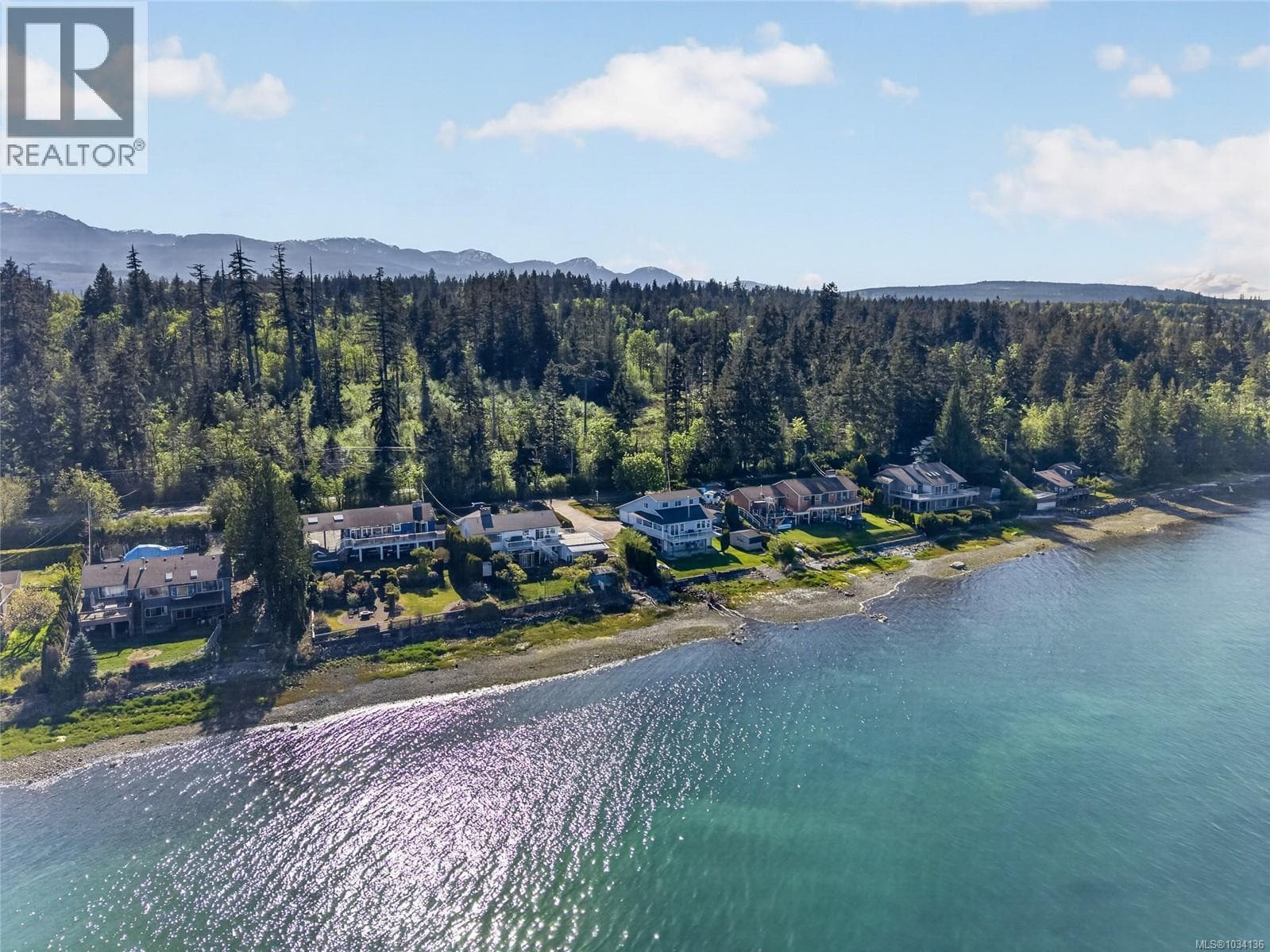 6768 Buckley Bay Frontage Rd W, Vancouver Island — photo 2