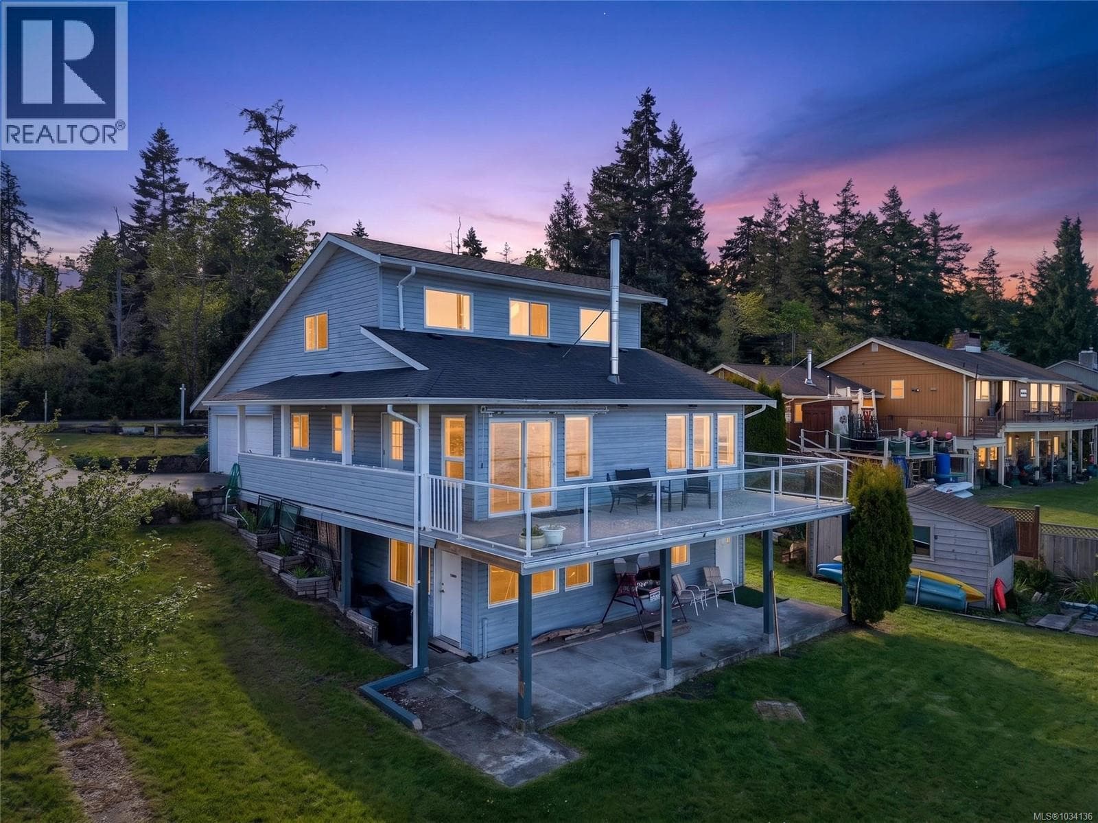 6768 Buckley Bay Frontage Rd W, Vancouver Island — photo 3