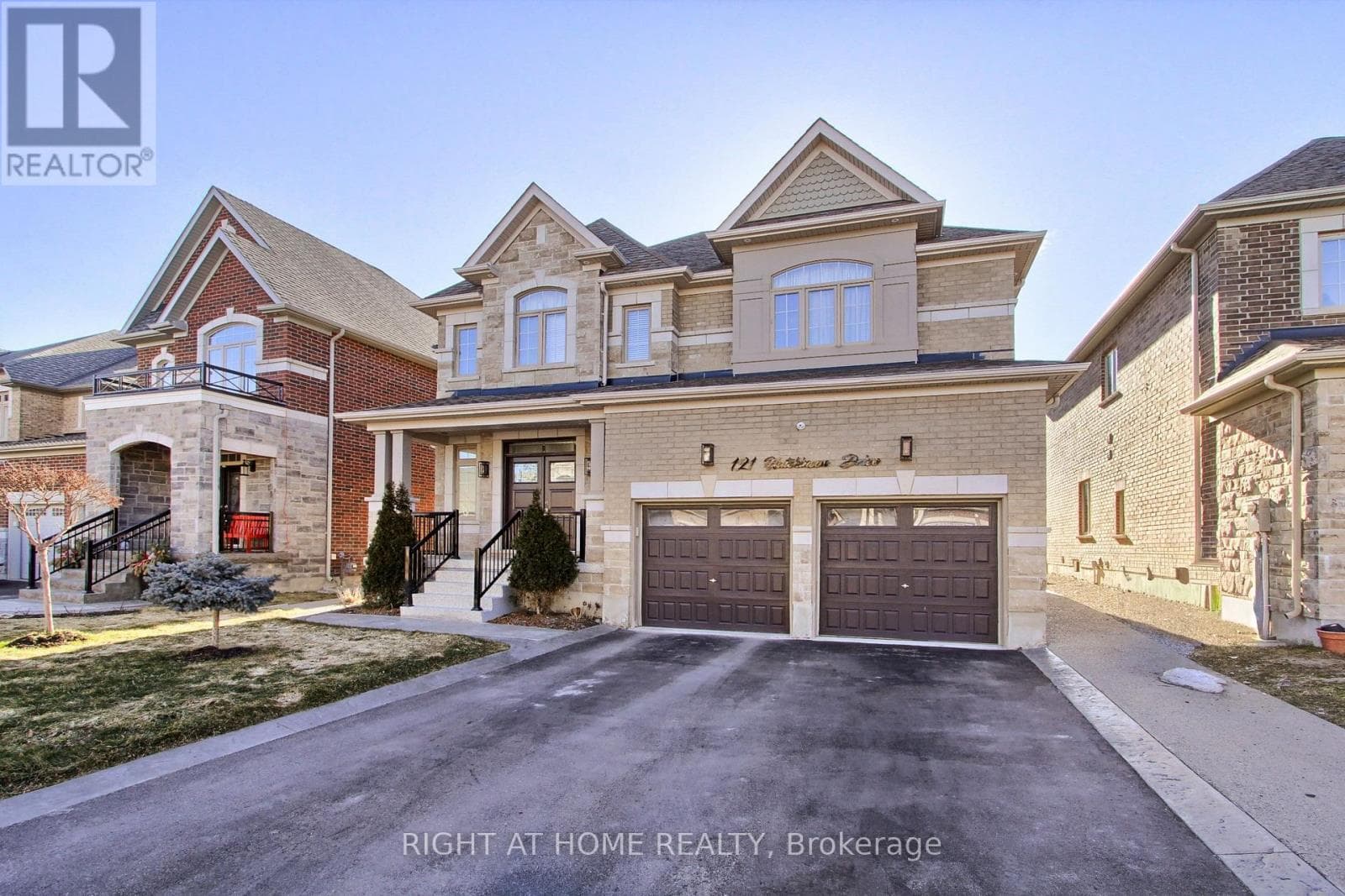 121 HUTCHINSON DRIVE, Toronto — photo 3