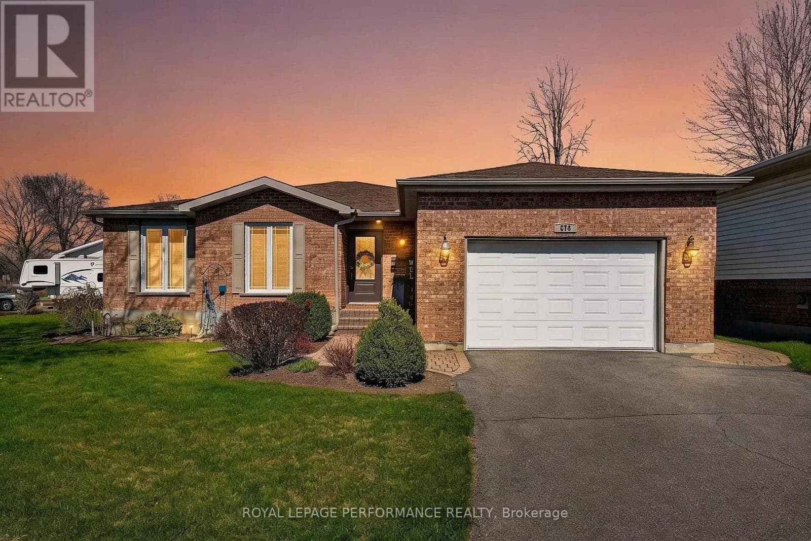 674 HAMILTON CRESCENT in 