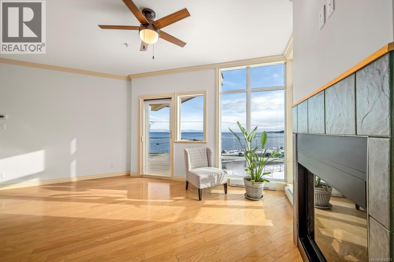303 2676 Island Hwy in 